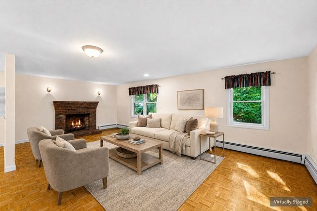 8 Risley Rd, Marblehead, MA 01945