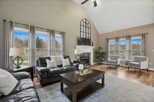 200 Maple, Stow, MA 01775