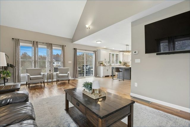 200 Maple, Stow, MA 01775