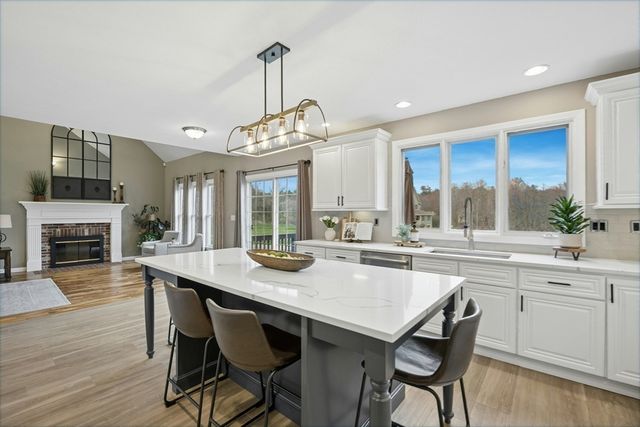 200 Maple, Stow, MA 01775