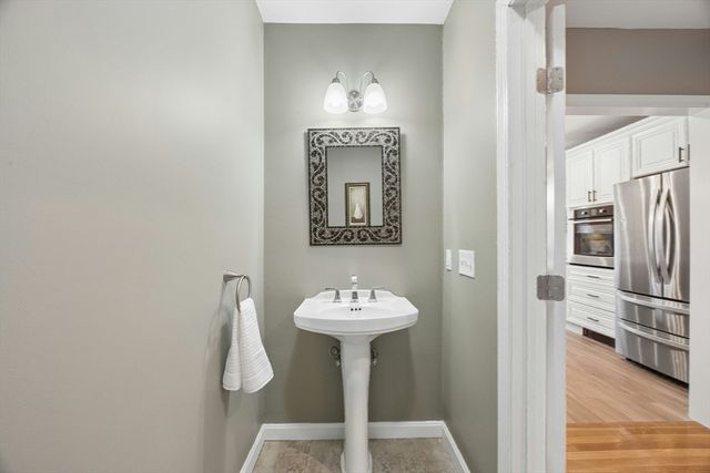 200 Maple, Stow, MA 01775