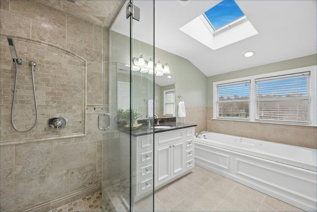200 Maple, Stow, MA 01775