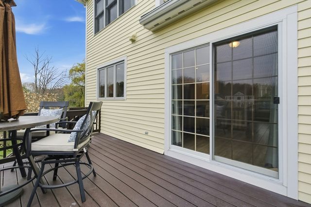 200 Maple, Stow, MA 01775