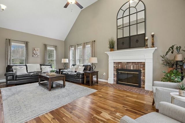 200 Maple, Stow, MA 01775