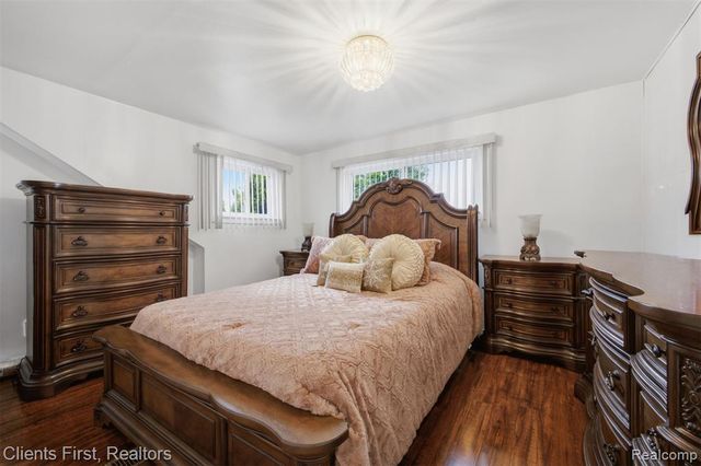 15182 Cooper Street, Taylor, MI 48180