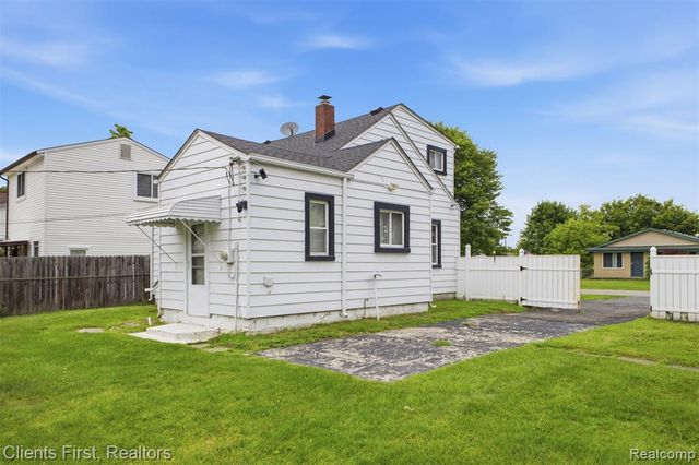 15182 Cooper Street, Taylor, MI 48180