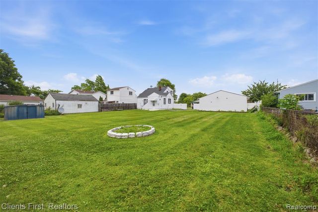 15182 Cooper Street, Taylor, MI 48180