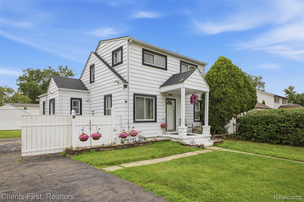 15182 Cooper Street, Taylor, MI 48180