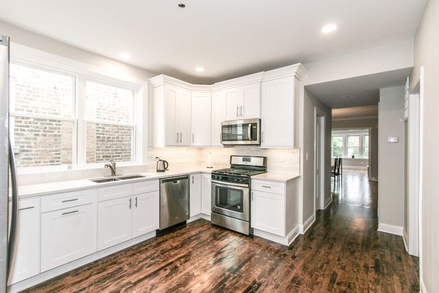 5317 W Montrose Avenue 2, Chicago, IL 60641