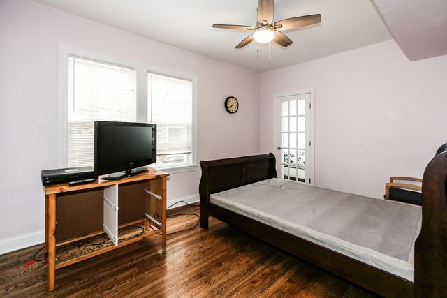 5317 W Montrose Avenue 2, Chicago, IL 60641