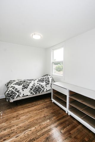 5317 W Montrose Avenue 2, Chicago, IL 60641