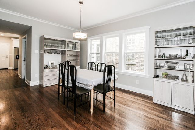 5317 W Montrose Avenue 2, Chicago, IL 60641