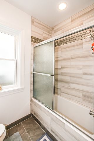 5317 W Montrose Avenue 2, Chicago, IL 60641