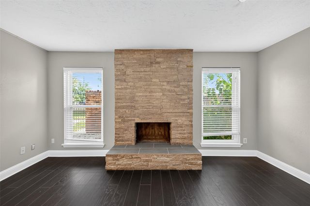9226 Wilcrest Drive 9226, Houston, TX 77099