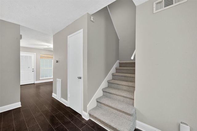 9226 Wilcrest Drive 9226, Houston, TX 77099