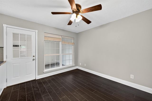9226 Wilcrest Drive 9226, Houston, TX 77099
