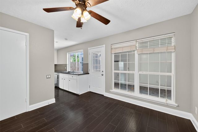 9226 Wilcrest Drive 9226, Houston, TX 77099