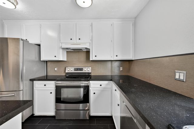 9226 Wilcrest Drive 9226, Houston, TX 77099