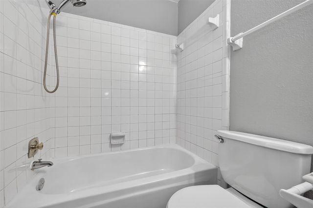 9226 Wilcrest Drive 9226, Houston, TX 77099