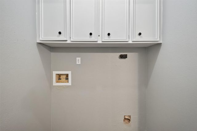 9226 Wilcrest Drive 9226, Houston, TX 77099