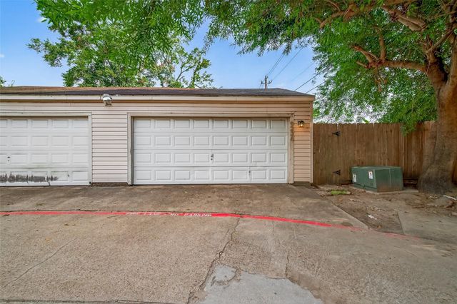 9226 Wilcrest Drive 9226, Houston, TX 77099
