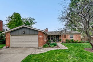 15 N Gibbons Avenue, Arlington Heights, IL 60004