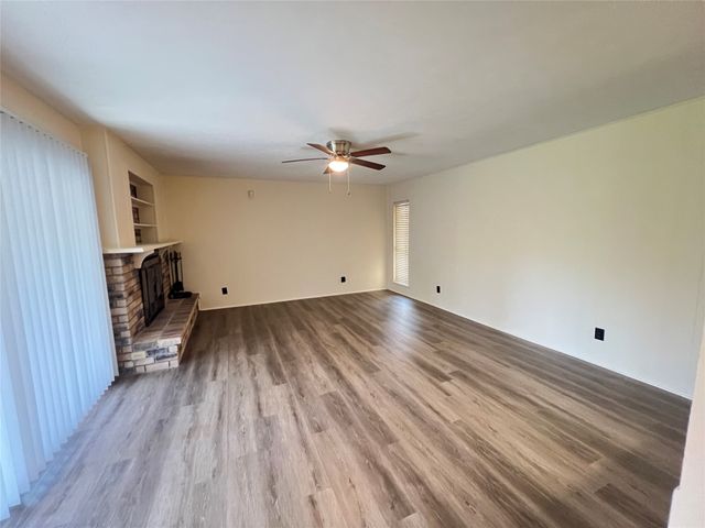 2107 Victoria Road, Carrollton, TX 75007