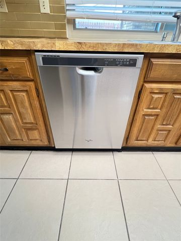 2107 Victoria Road, Carrollton, TX 75007