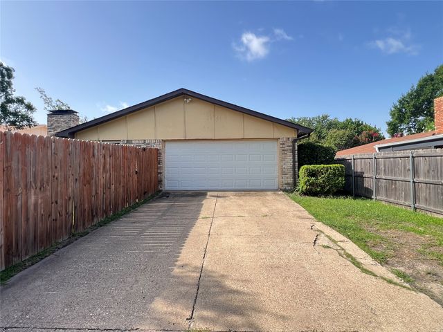 2107 Victoria Road, Carrollton, TX 75007
