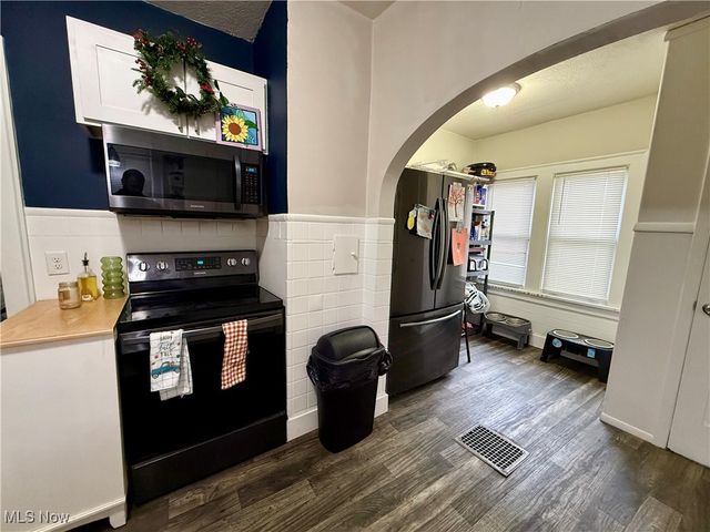 935 Ridge Road NW, Canton, OH 44703