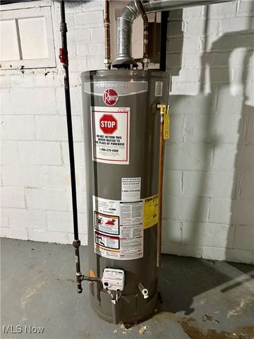 935 Ridge Road NW, Canton, OH 44703