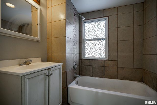 1829 N MISSOURI Avenue, Peoria, IL 61603