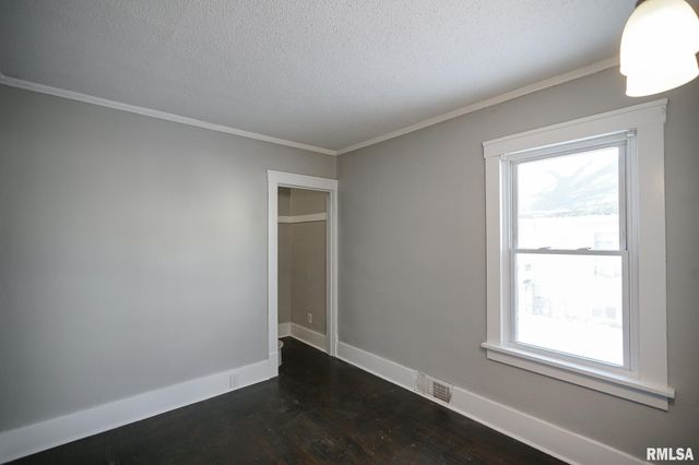 1829 N MISSOURI Avenue, Peoria, IL 61603