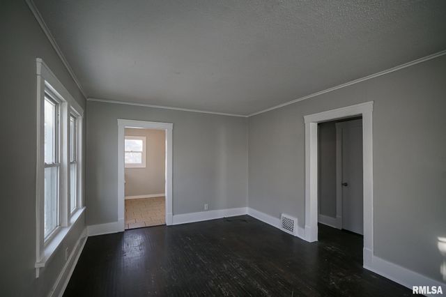 1829 N MISSOURI Avenue, Peoria, IL 61603