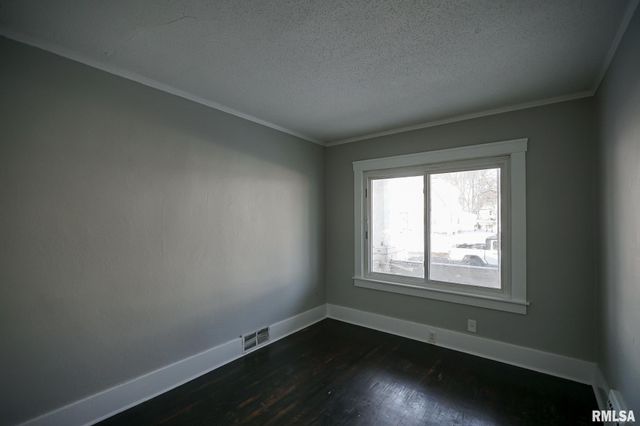 1829 N MISSOURI Avenue, Peoria, IL 61603