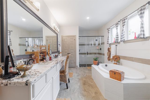 7810 Leighton Trail, Pasadena, TX 77505