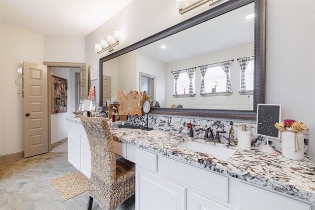 7810 Leighton Trail, Pasadena, TX 77505