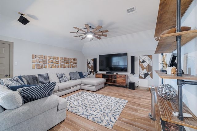 7810 Leighton Trail, Pasadena, TX 77505