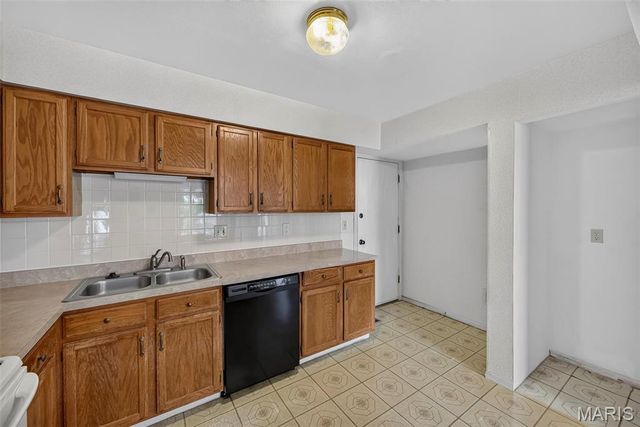 17081 Sandalwood Creek Drive, Wildwood, MO 63038