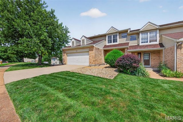 17081 Sandalwood Creek Drive, Wildwood, MO 63038