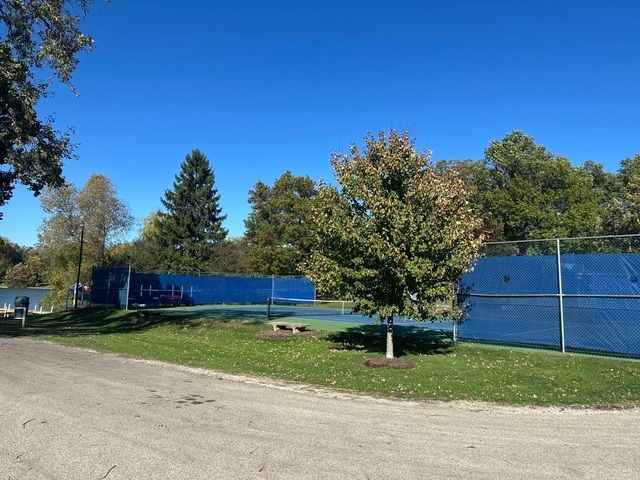 26220 N Midlothian Road, Mundelein, IL 60060