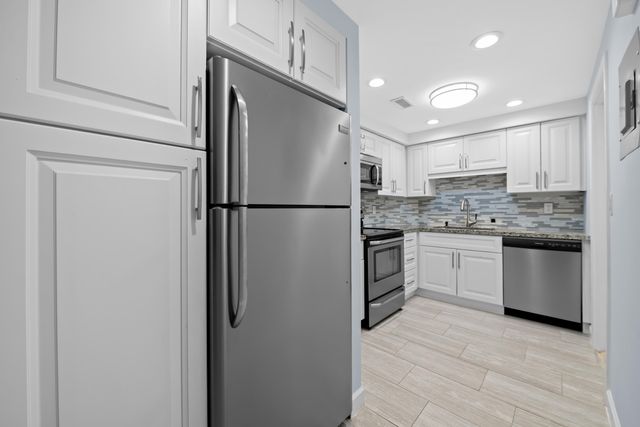 9 NE 19th Court c110, Wilton Manors, FL 33305