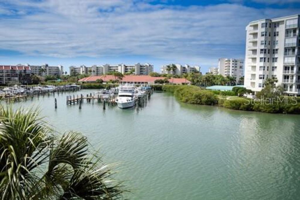 7420 BAY ISLAND DRIVE S A180, South Pasadena, FL 33707