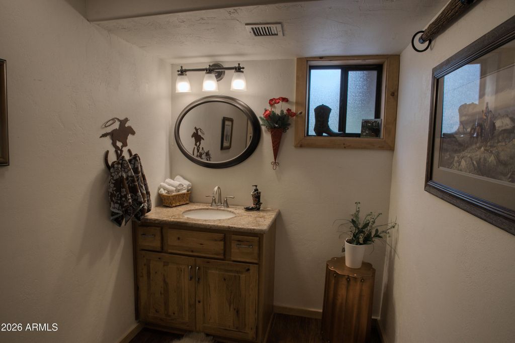 Image 18 of property listing at 2982 HUMMINGBIRD Lane, Pinetop, AZ 85935