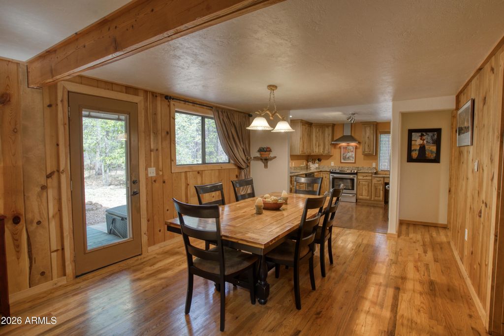 Image 7 of property listing at 2982 HUMMINGBIRD Lane, Pinetop, AZ 85935