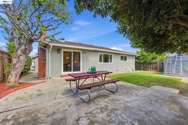 5584 Tilden Pl, Fremont, CA 94538