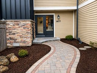 1477 S County Farm Road 1-1, Wheaton, IL 60189