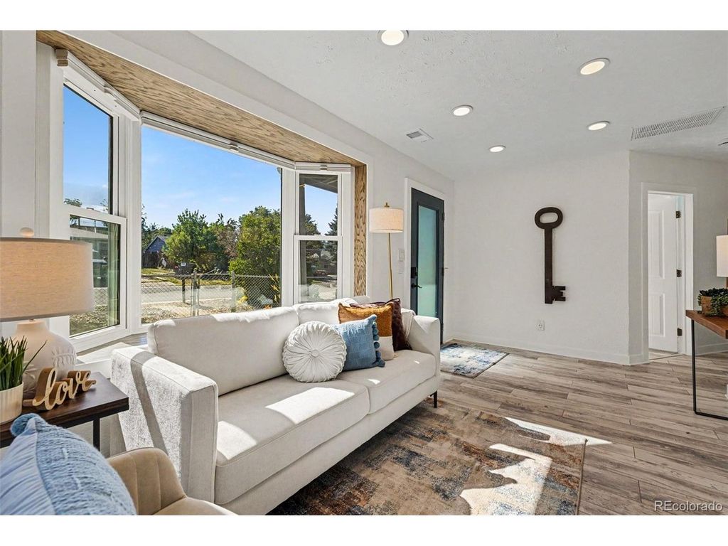 1720 Jay St, Lakewood, CO 80214