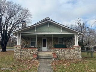 202 N Maple Avenue, Joplin, MO 64801