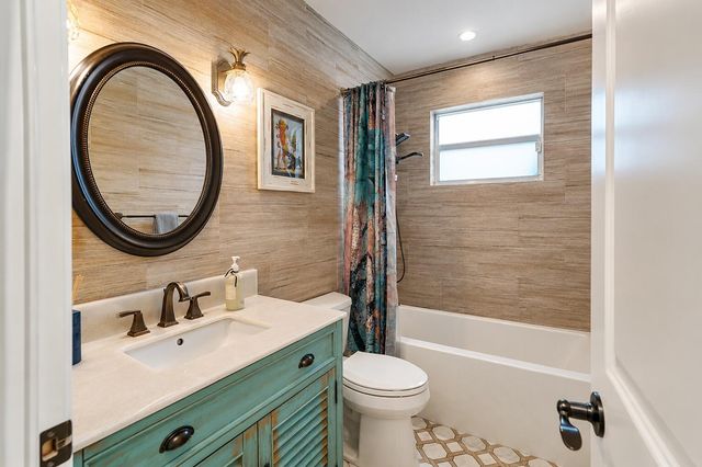 2832 NE 34TH Street, Lighthouse Point, FL 33064